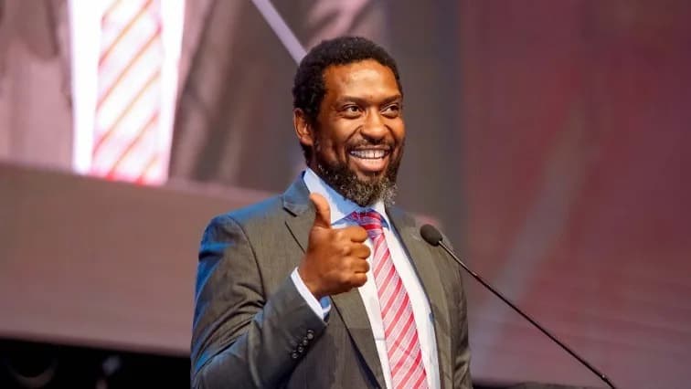 Manamela Urges Matriculants to Explore Alternatives